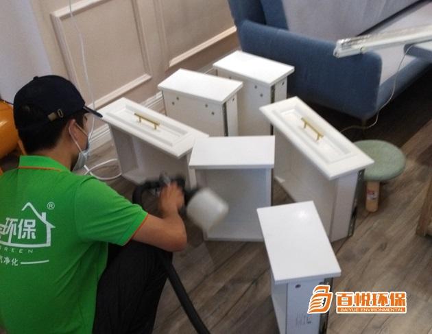 板材的異味從哪來(lái)？是不是等于甲醛超標(biāo)？