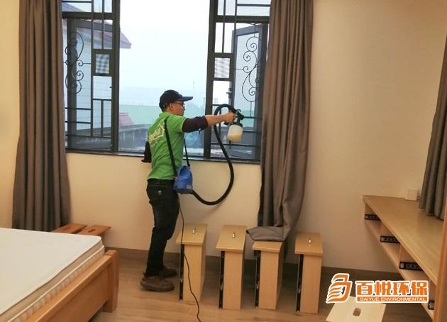 板材的異味從哪來(lái)？是不是等于甲醛超標(biāo)？